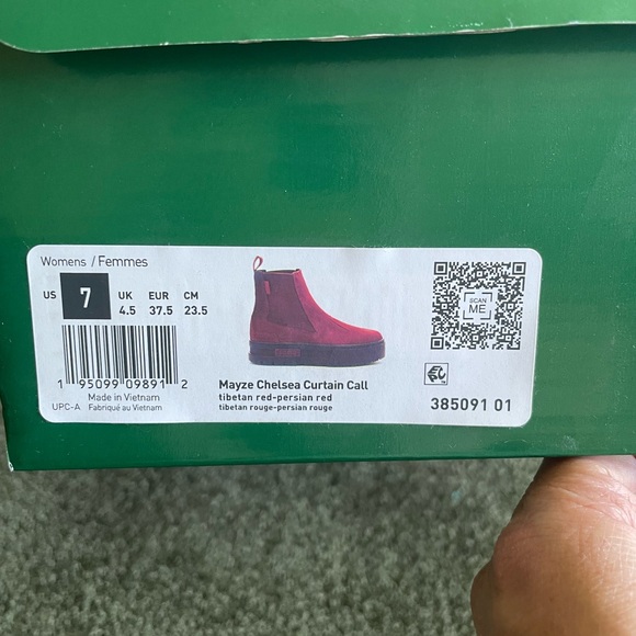 Puma Mayze Chelsea Curtain Call shoes. Never worn. Size 7 - Picture 10 of 10